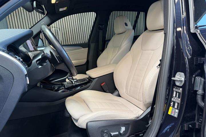 Sort BMW X3 fra 2022