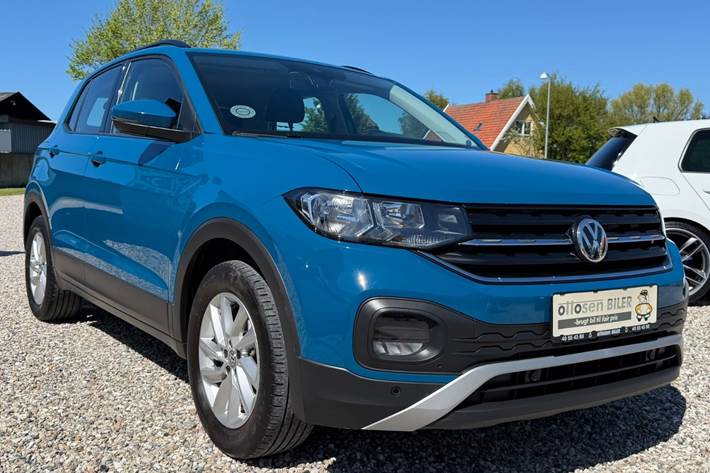 Blå VW T-Cross fra 2020 set udefra