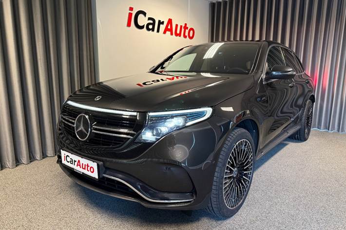 Grå Mercedes EQC400 fra 2023 set udefra
