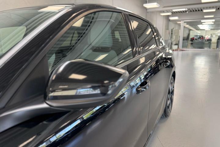 Sort Opel Astra fra 2022