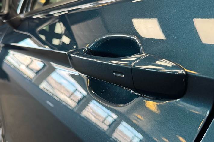 Blå VW Tiguan fra 2021