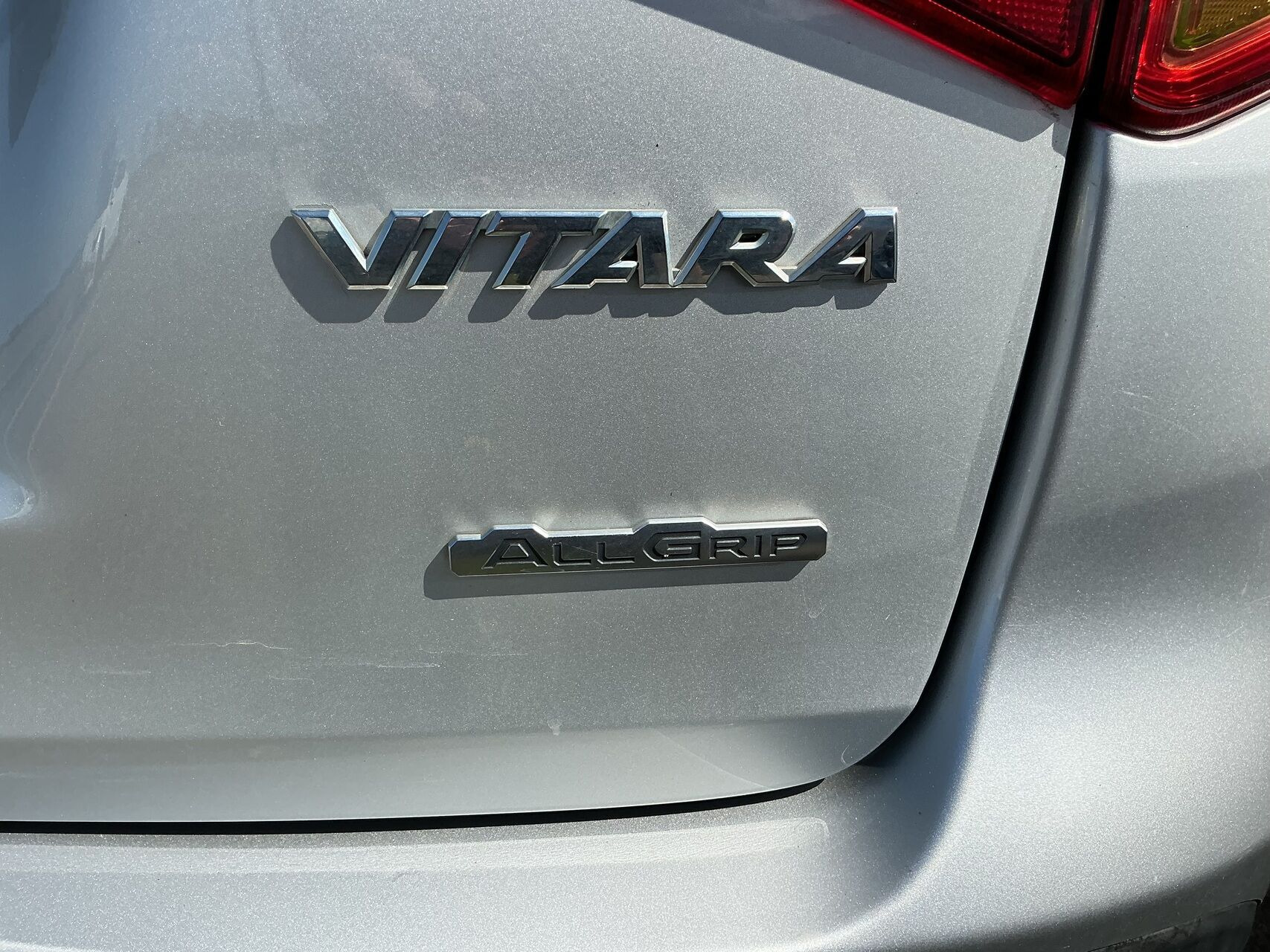 Sølv Suzuki Vitara fra 2017