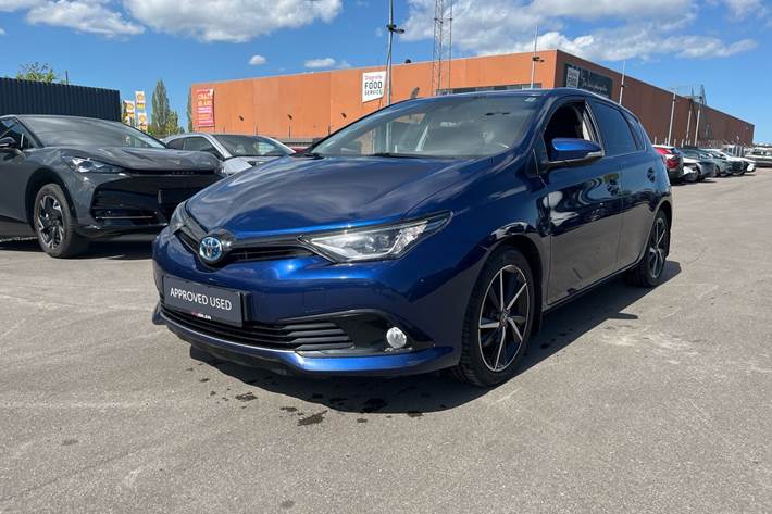Blå Toyota Auris fra 2018 set udefra