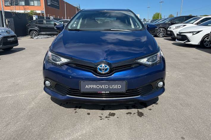 Blå Toyota Auris fra 2018