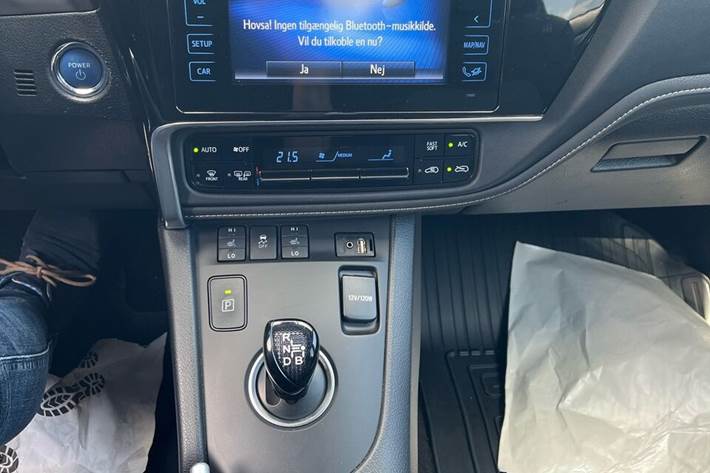 Blå Toyota Auris fra 2018