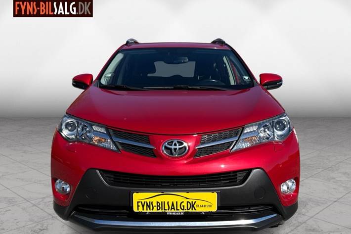 Rød Toyota RAV4 fra 2014