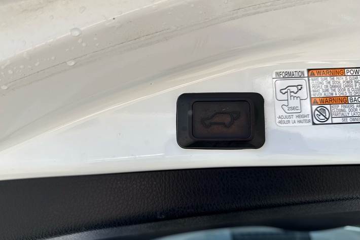 Hvid Toyota RAV4 fra 2018