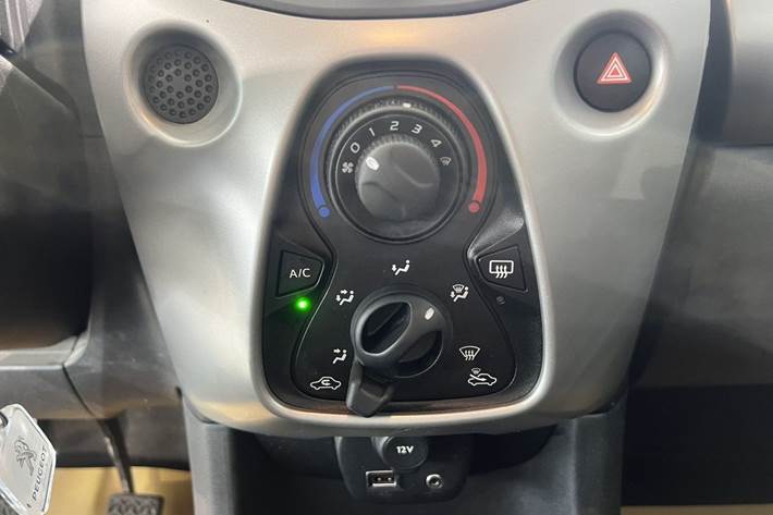 Hvid Peugeot 108 fra 2014