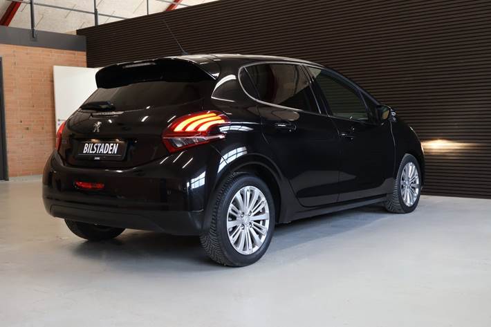 Sort Peugeot 208 fra 2019