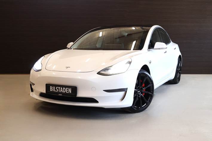 Hvid Tesla Model 3 fra 2020