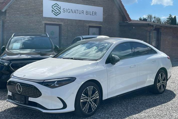 Hvid Mercedes CLA250+ fra 2026 set udefra