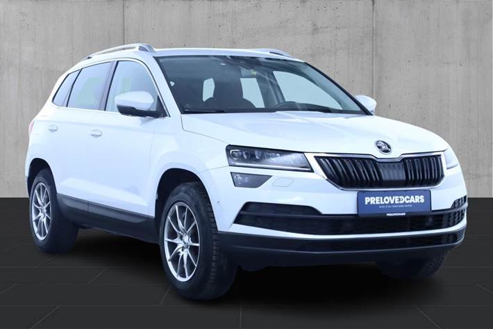 Hvid Skoda Karoq fra 2020