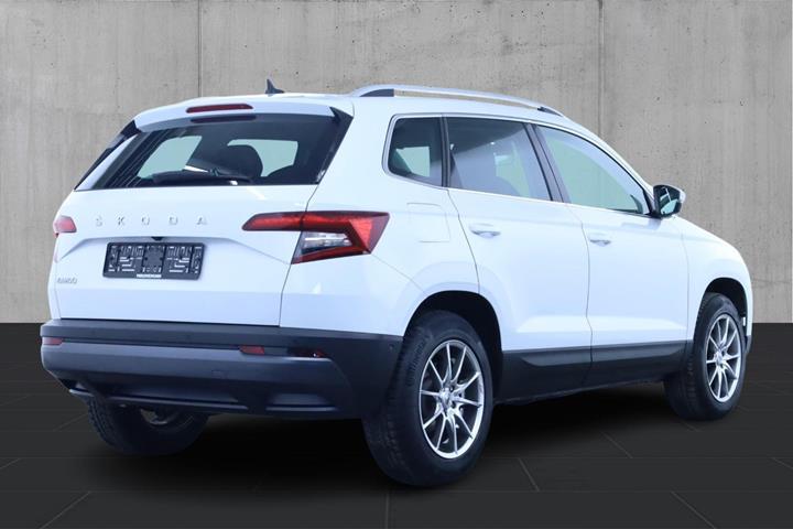 Hvid Skoda Karoq fra 2020