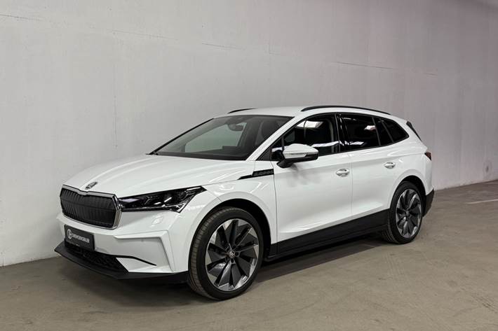 Hvid Skoda Enyaq fra 2023