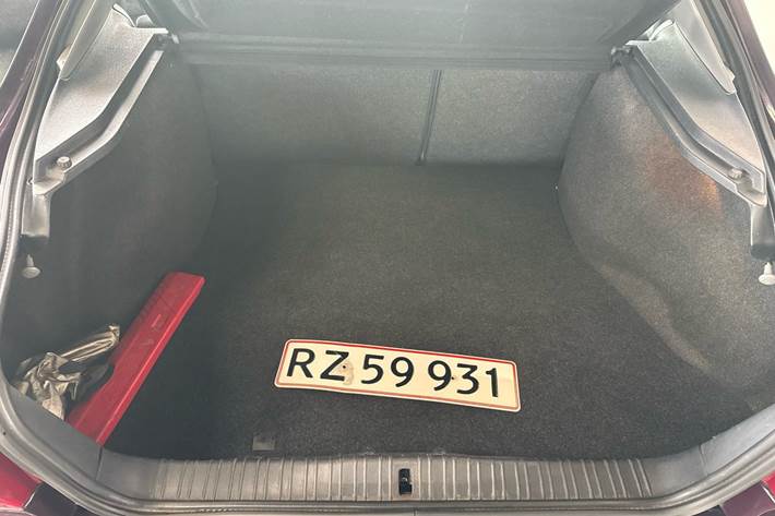 Lilla Ford Mondeo fra 1996