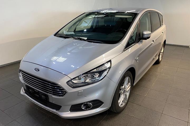 Sølv Ford S-MAX fra 2018 set udefra