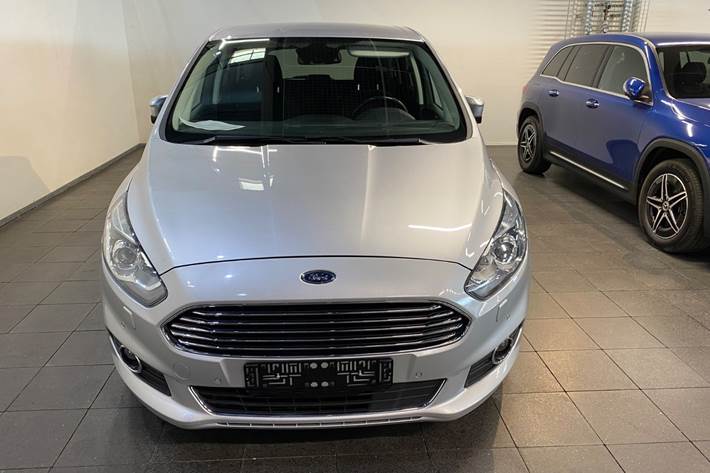 Sølv Ford S-MAX fra 2018