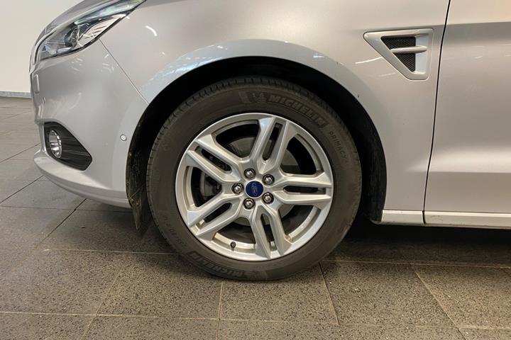 Sølv Ford S-MAX fra 2018