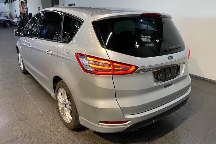 Sølv Ford S-MAX fra 2018