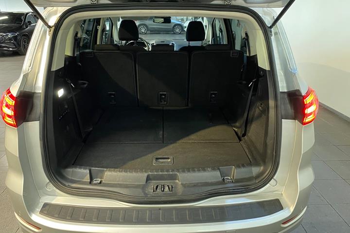 Sølv Ford S-MAX fra 2018