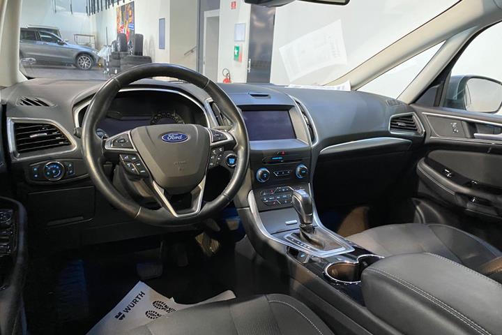 Sølv Ford S-MAX fra 2018