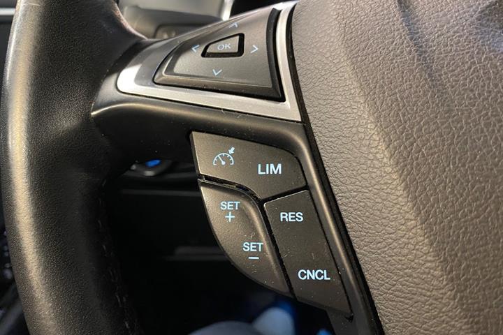 Sølv Ford S-MAX fra 2018
