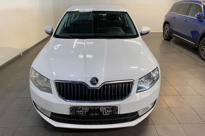 Hvid Skoda Octavia fra 2017