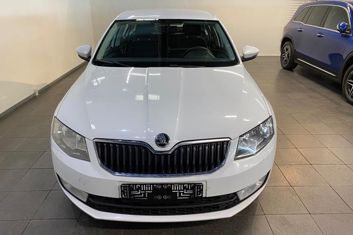Hvid Skoda Octavia fra 2017
