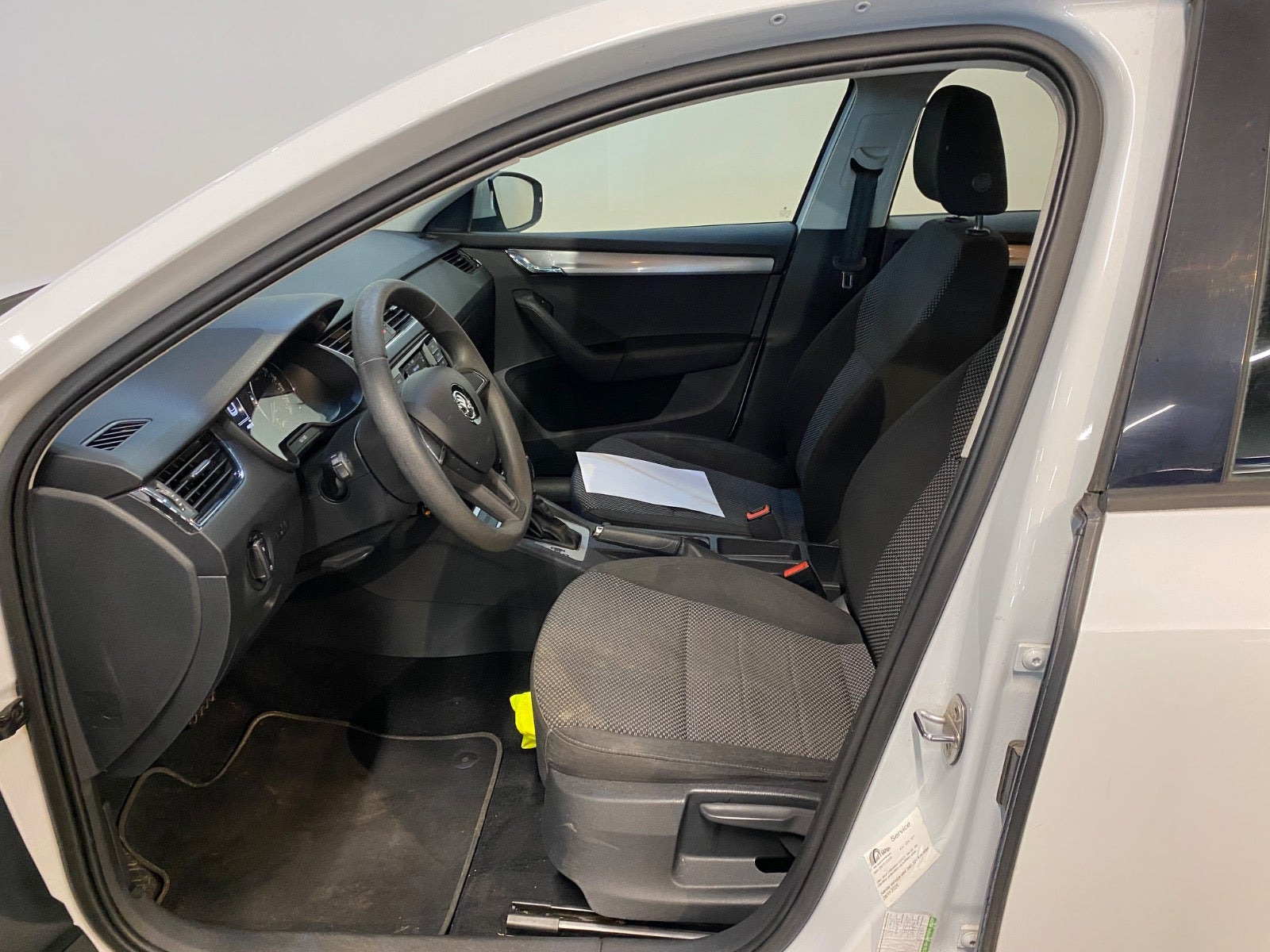 Hvid Skoda Octavia fra 2017