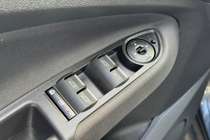 Grå Ford Grand C-Max fra 2018