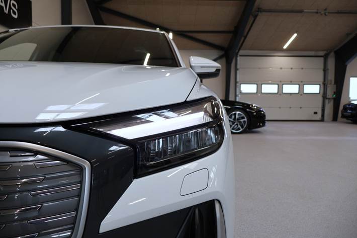Hvid Audi Q4 e-tron fra 2023
