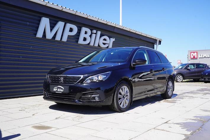 Sort Peugeot 308 fra 2018 set udefra