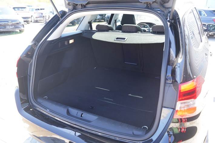 Sort Peugeot 308 fra 2018