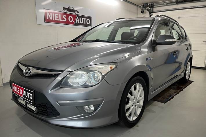 Grå Hyundai i30 fra 2011