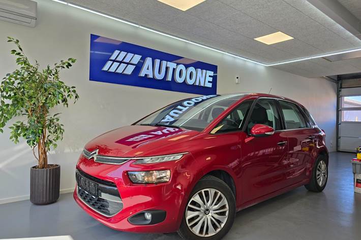 Rød Citroën C4 Picasso fra 2015