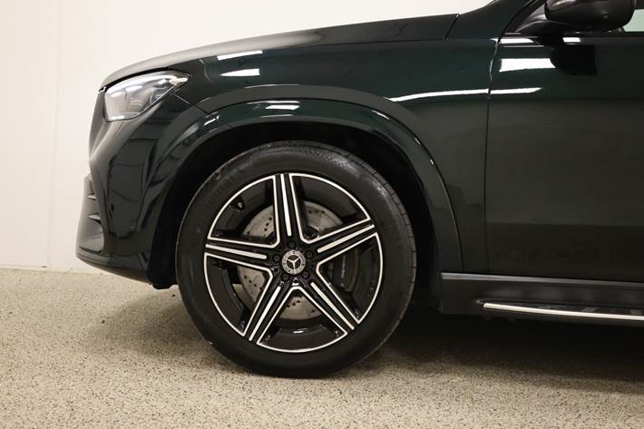 Grøn Mercedes GLE350 de fra 2024