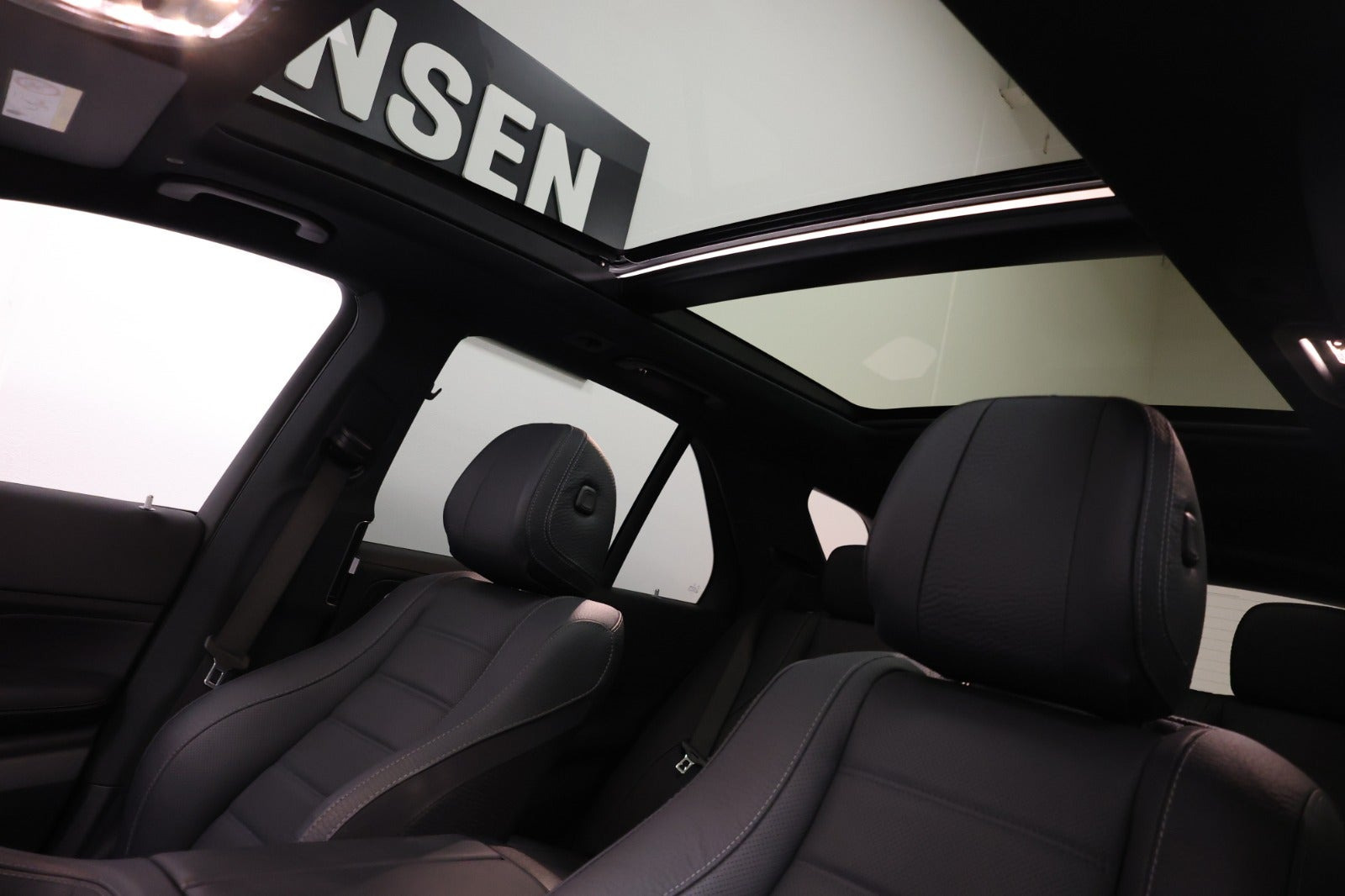 Grøn Mercedes GLE350 de fra 2024