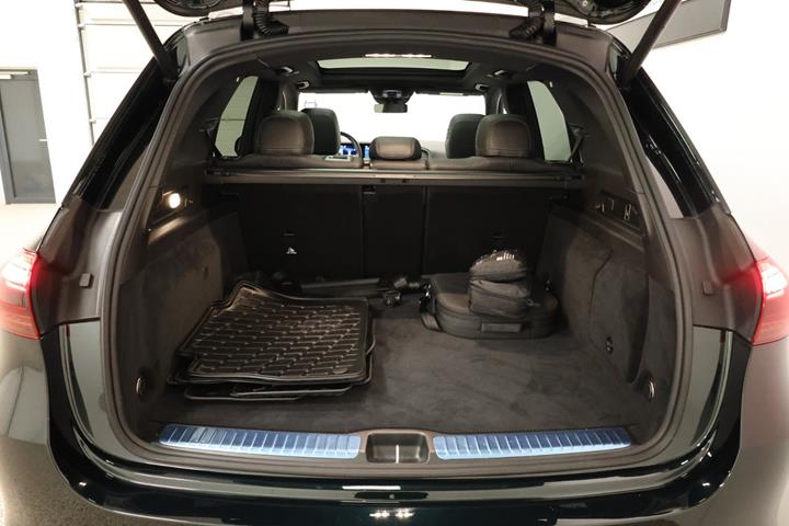 Grøn Mercedes GLE350 de fra 2024