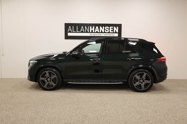 Grøn Mercedes GLE350 de fra 2024