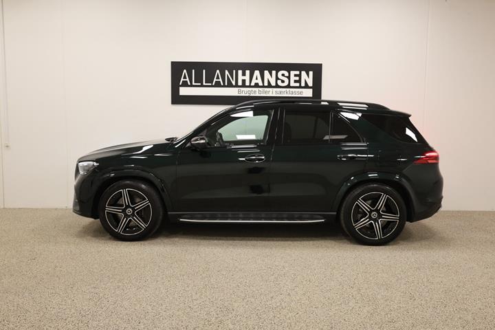 Grøn Mercedes GLE350 de fra 2024