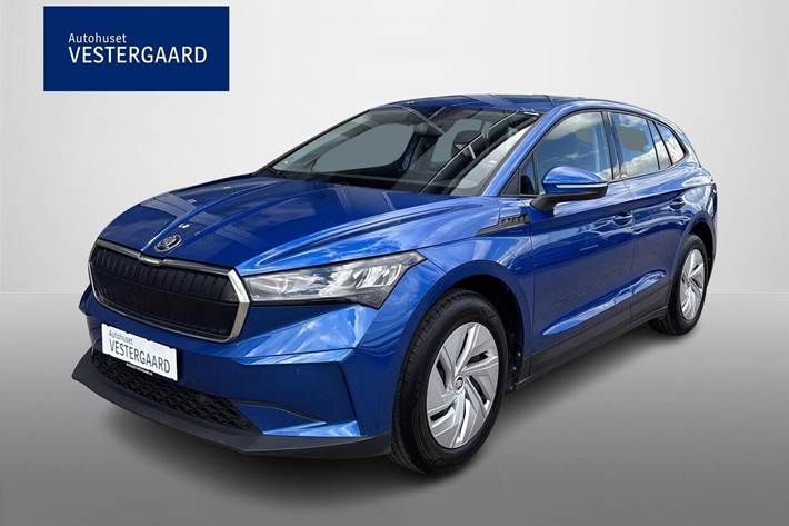 Blå Skoda Enyaq fra 2023 set udefra
