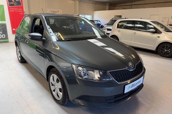 Grå Skoda Fabia fra 2018