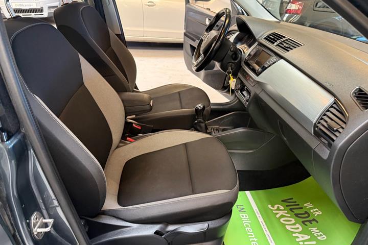 Grå Skoda Fabia fra 2018