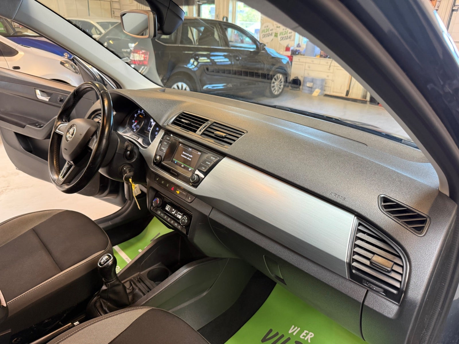 Grå Skoda Fabia fra 2018