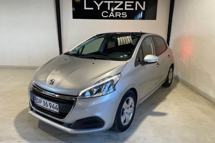Sølv Peugeot 208 fra 2017