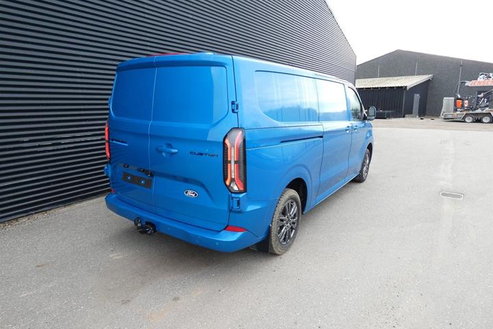 Blå Ford E-Transit Custom 340 L2 fra 2025