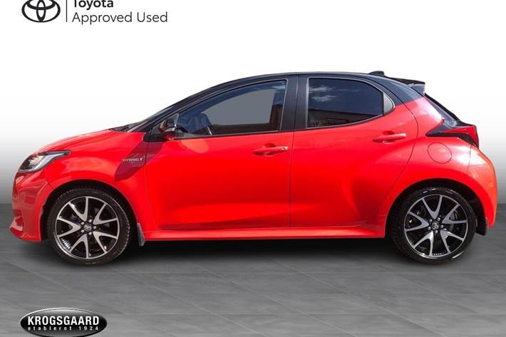Rød Toyota Yaris fra 2021