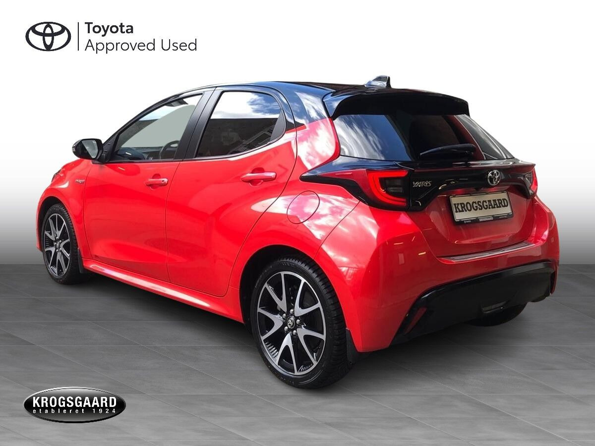 Rød Toyota Yaris fra 2021