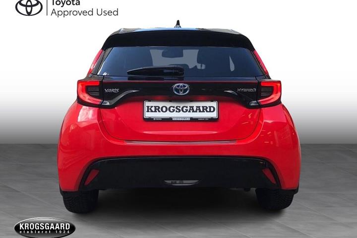 Rød Toyota Yaris fra 2021