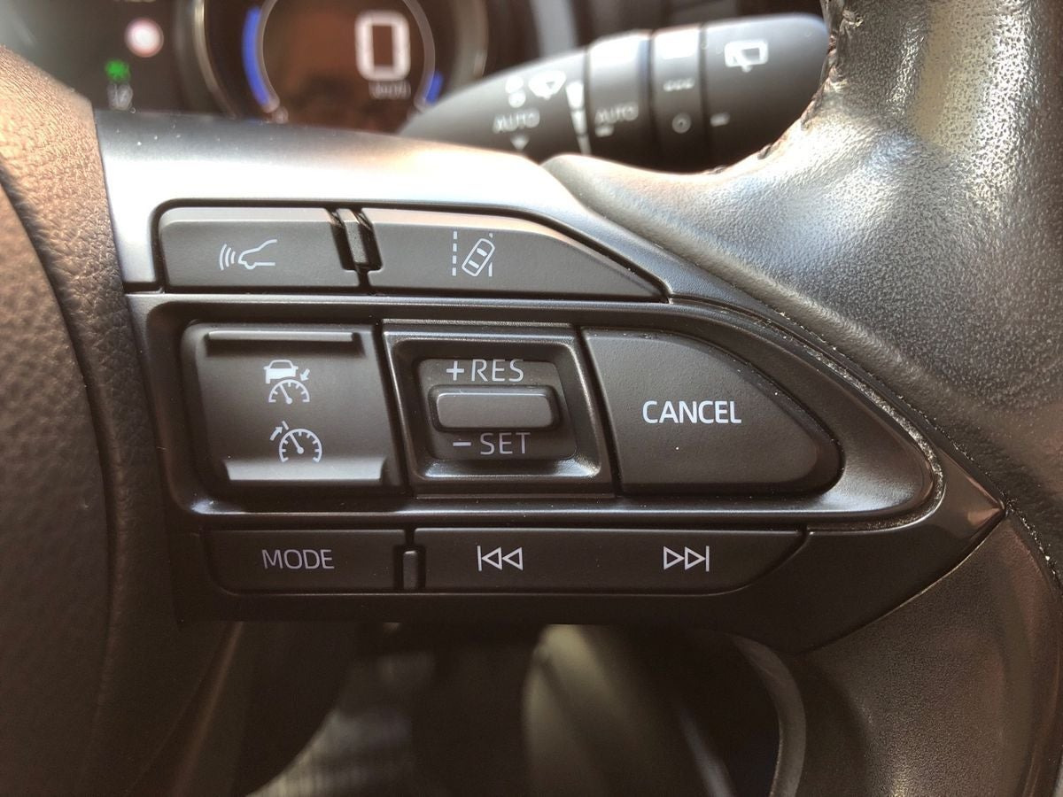Rød Toyota Yaris fra 2021